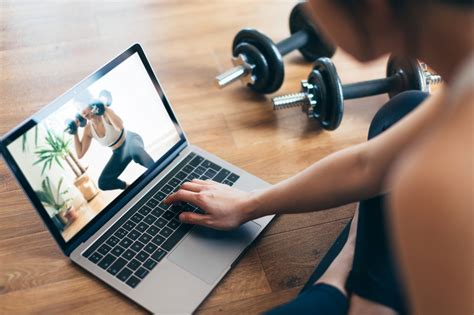 ONLINE FITNESS TRAINING 